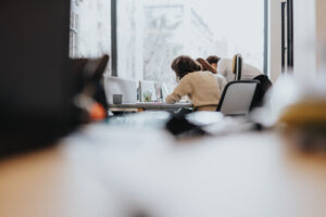 Co się dzieje z zezwoleniami i umowami po przekształceniu w spółkę z o.o.?