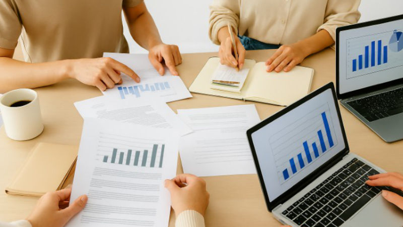 Własna firma połączona z etatem a składki ZUS – co warto wiedzieć?